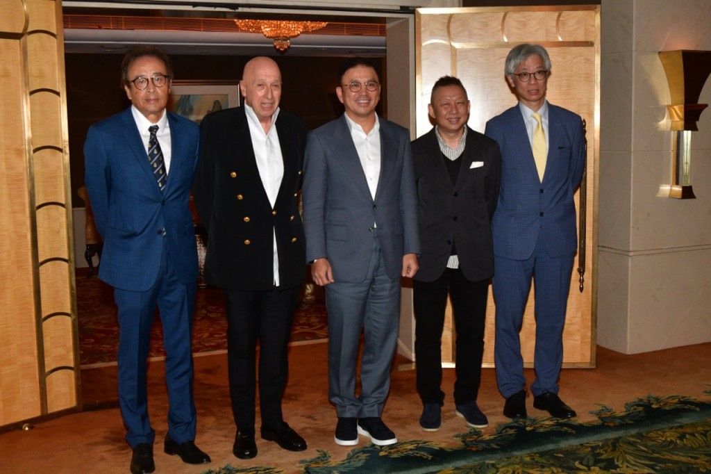 一班高層都有到場。